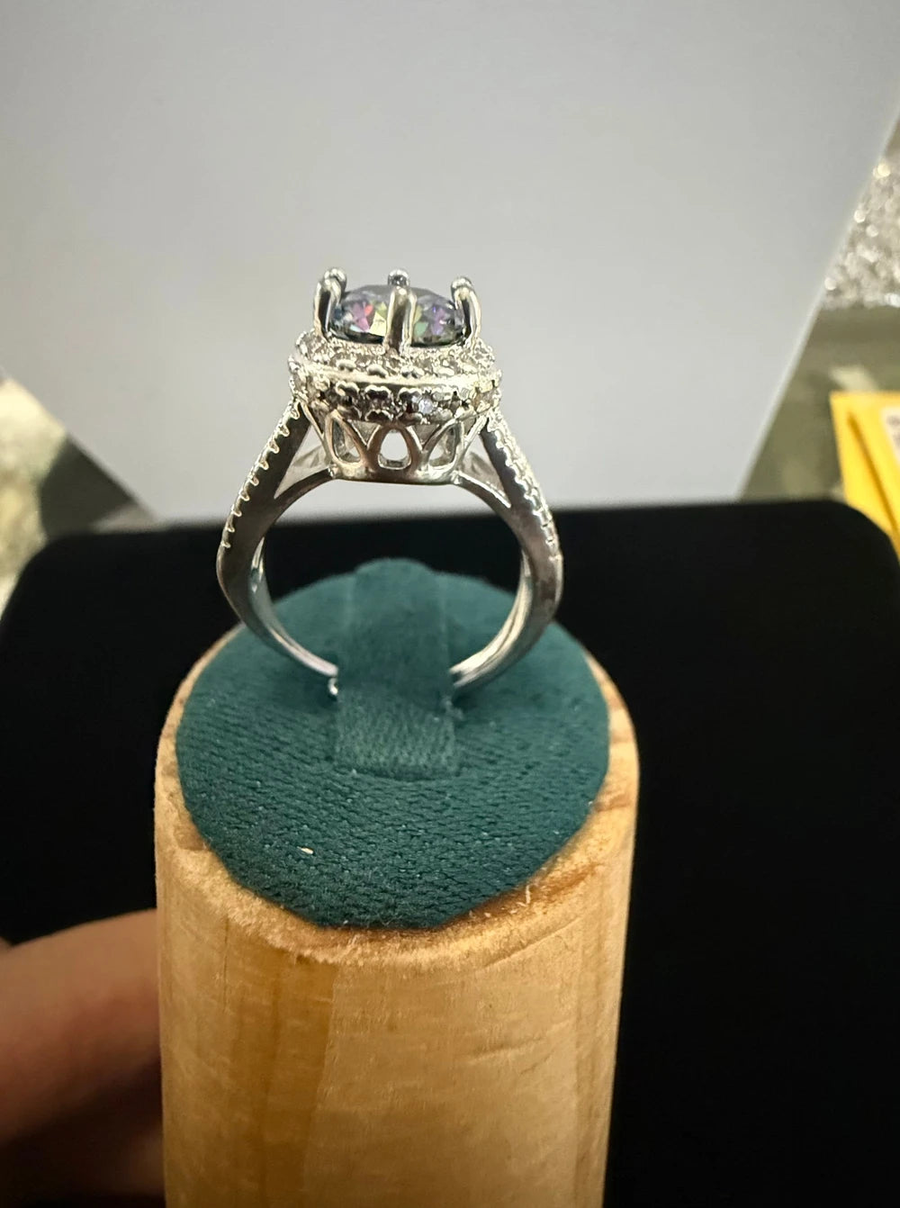 2.0 CT Round Moissanite Halo Statement Ring – GRA Certified – Silver-Tone Adjustable Ring 7180